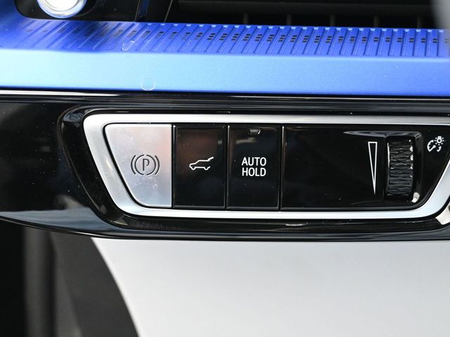 Vehicle image 47 of 67