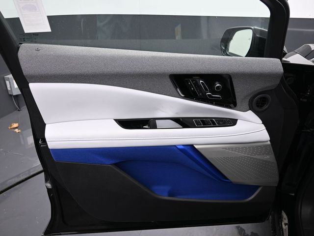 Vehicle image 59 of 67