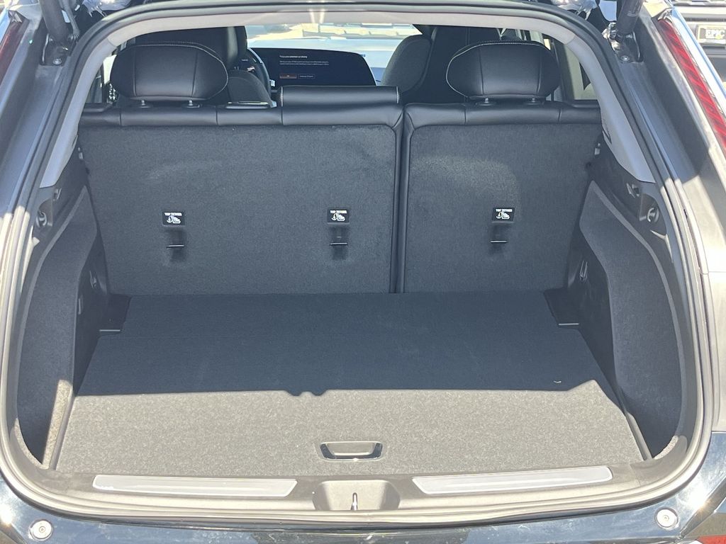 2025 Cadillac OPTIQ Luxury Image 4 of 27