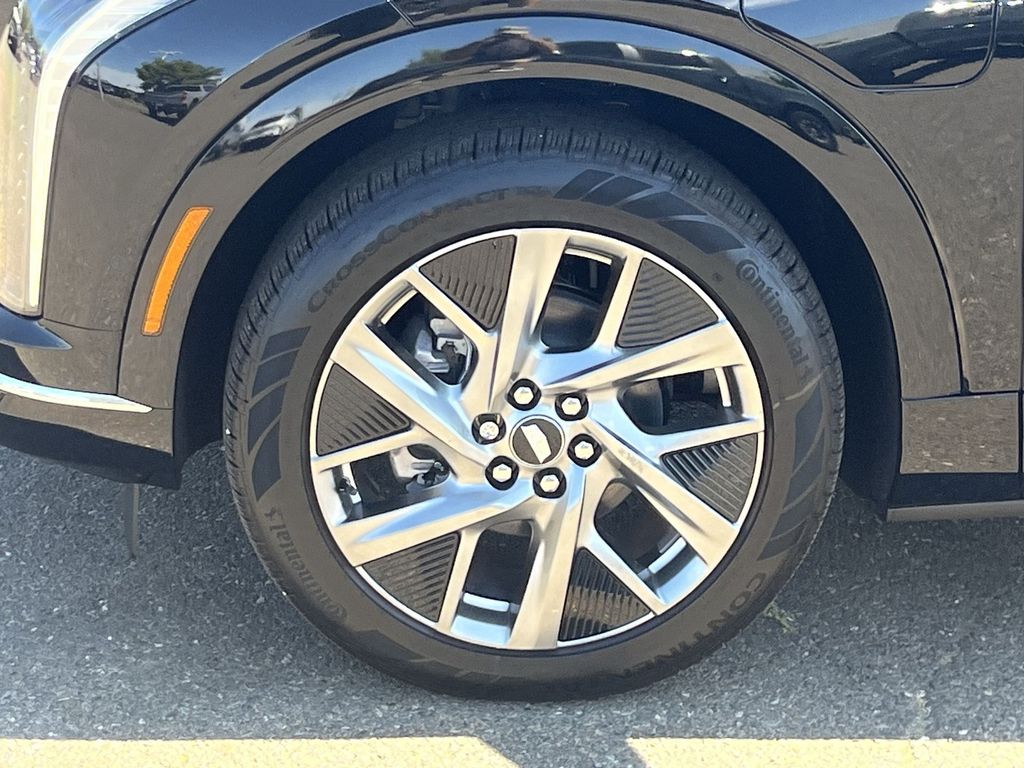 2025 Cadillac OPTIQ Luxury Image 3 of 27