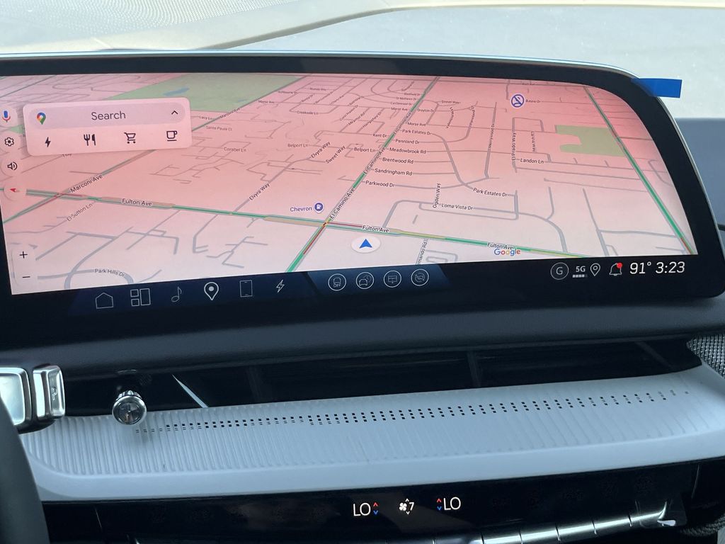 2025 Cadillac OPTIQ Luxury Image 16 of 27