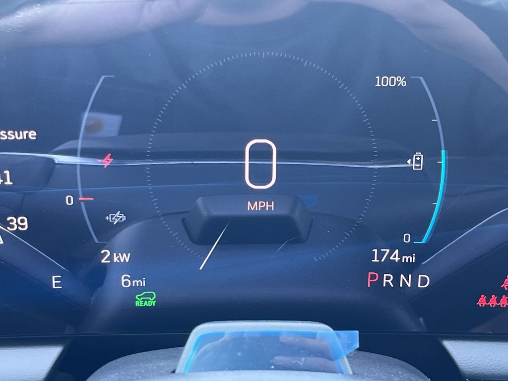 2025 Cadillac OPTIQ Luxury Image 13 of 27