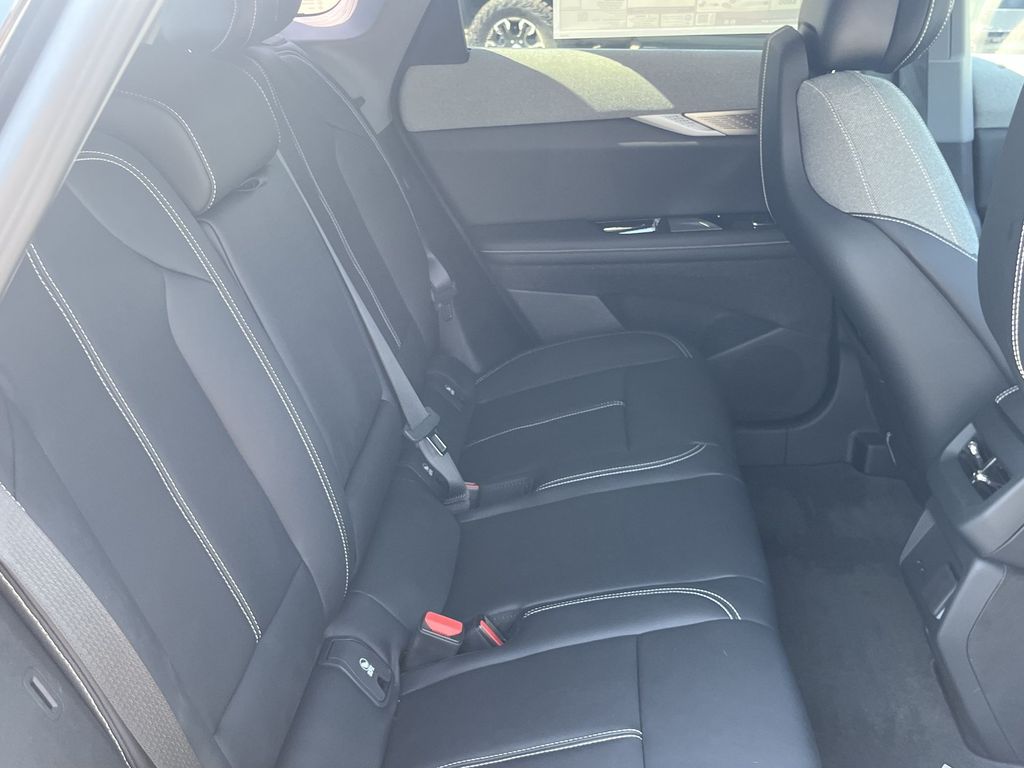 2025 Cadillac OPTIQ Luxury Image 5 of 27