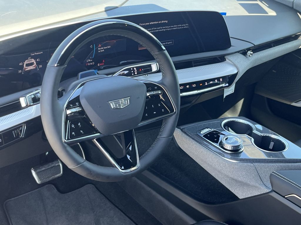 2025 Cadillac OPTIQ Luxury Image 10 of 27
