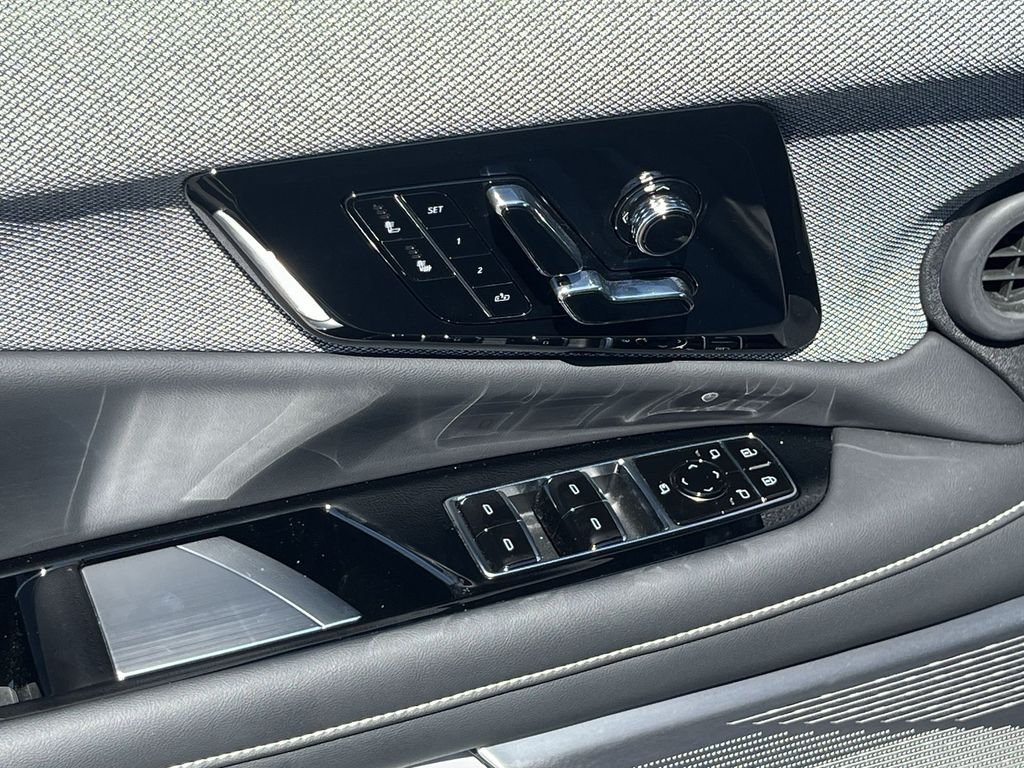 2025 Cadillac OPTIQ Luxury Image 27 of 27