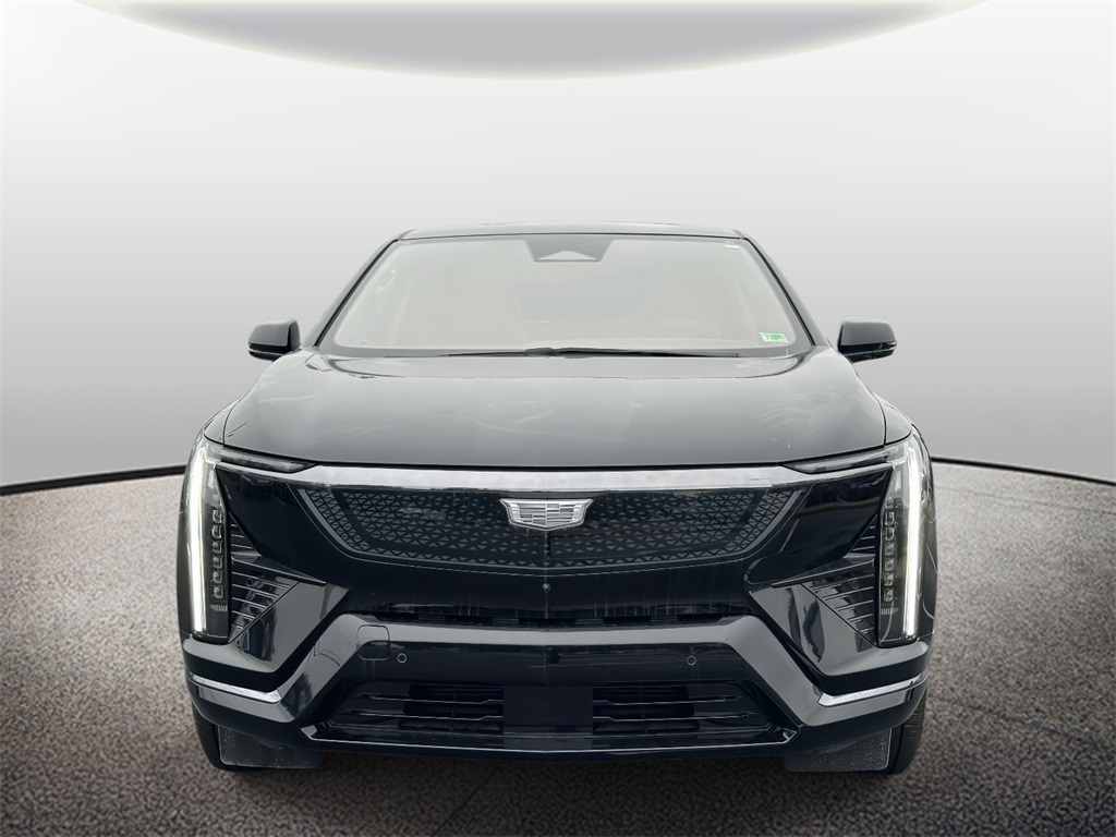 2025 Cadillac OPTIQ Sport Image 2 of 25