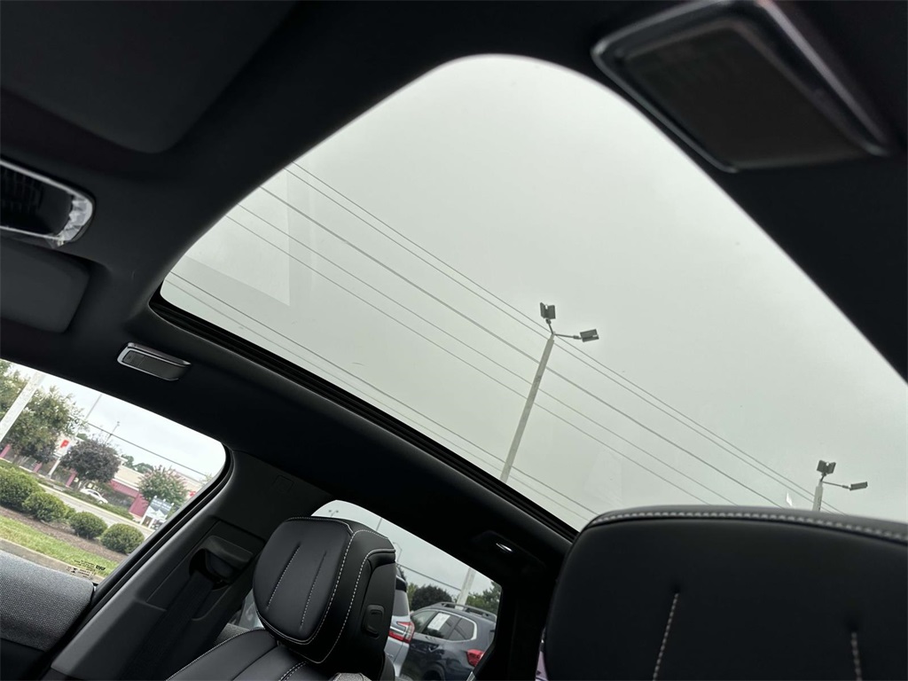 2025 Cadillac OPTIQ Sport Image 15 of 25