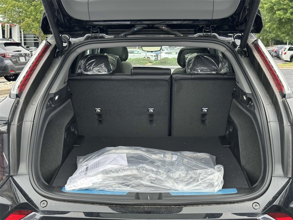 2025 Cadillac OPTIQ Sport Image 8 of 25