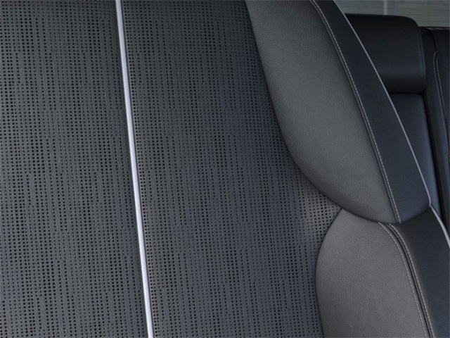 Vehicle image 21 of 24