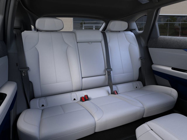 Vehicle image 17 of 24