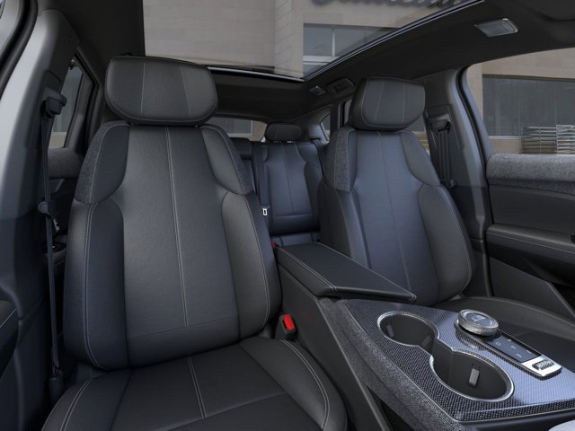 Vehicle image 16 of 24
