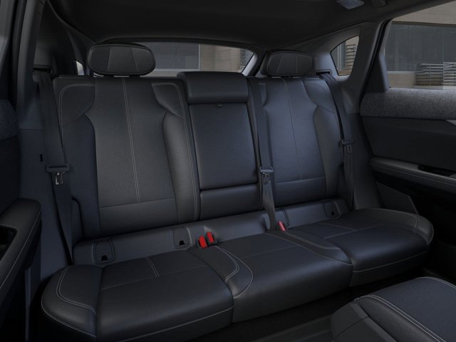 Vehicle image 17 of 24