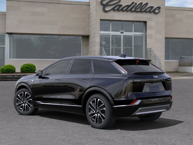 Vehicle image 8 of 24