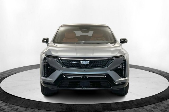 2025 Cadillac OPTIQ Sport Image 2 of 25