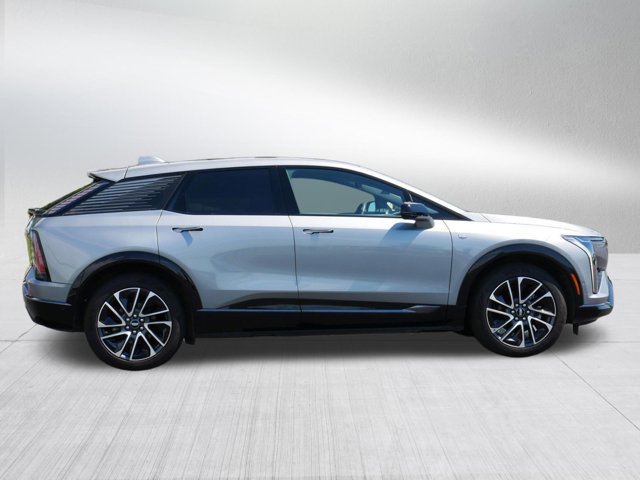 2025 Cadillac OPTIQ Sport Image 3 of 32