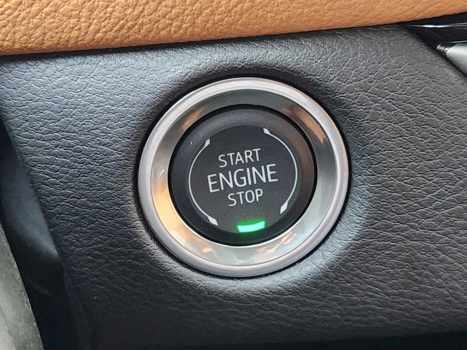 Vehicle image 18 of 23