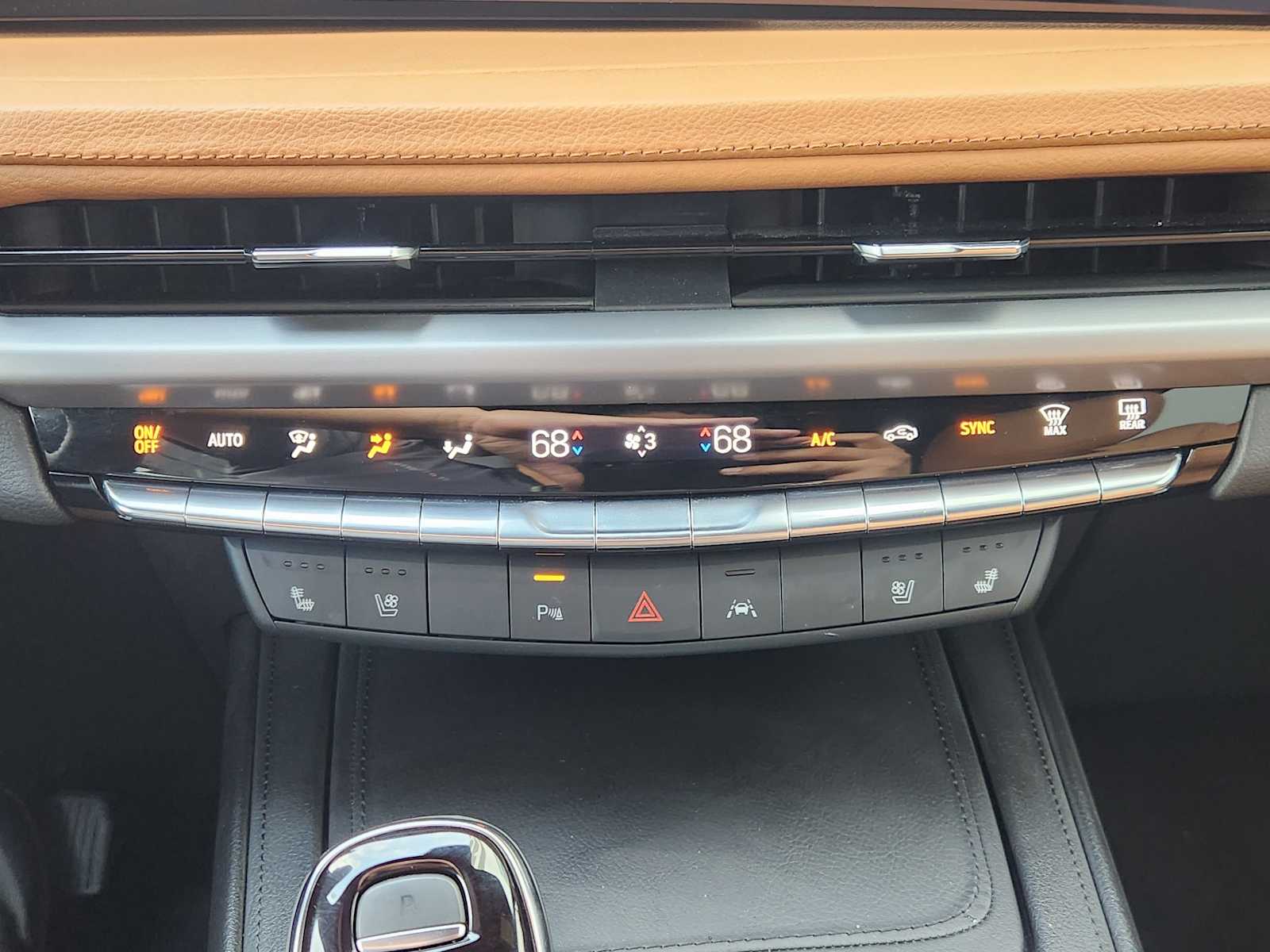 Vehicle image 17 of 23
