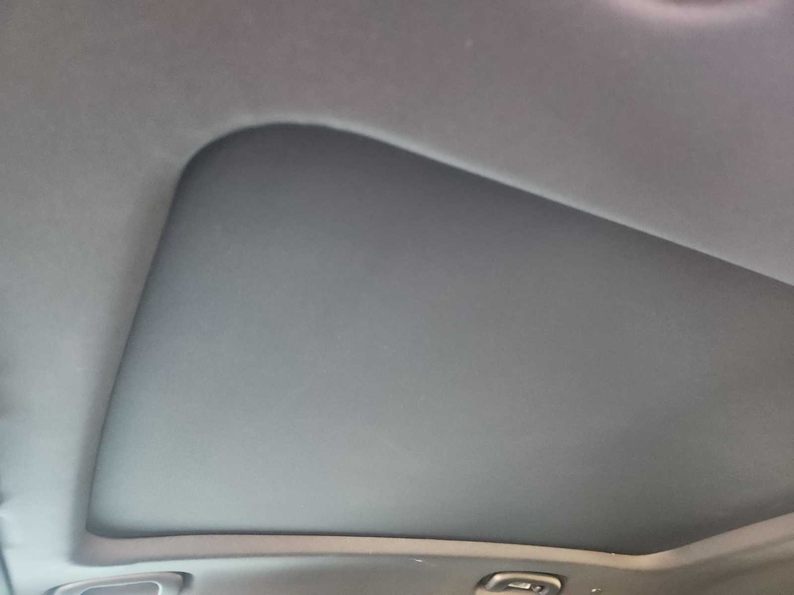 Vehicle image 17 of 23
