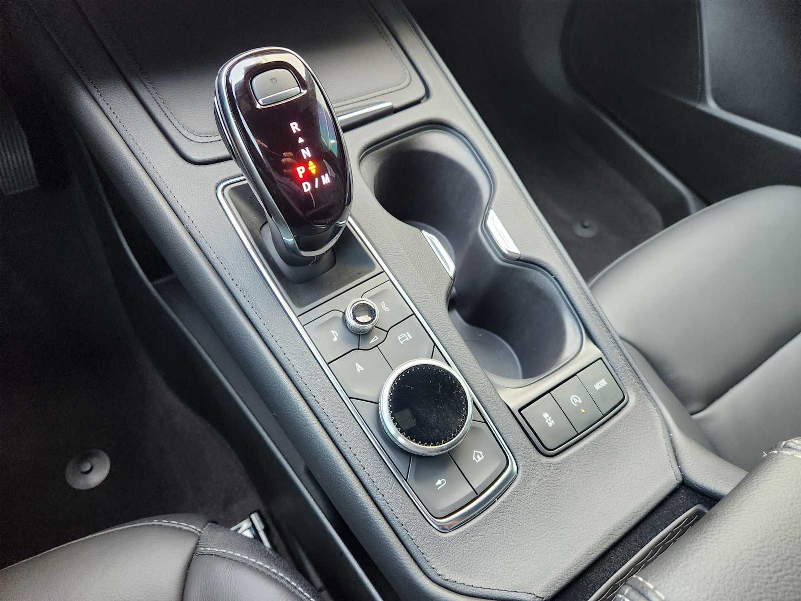 Vehicle image 15 of 23