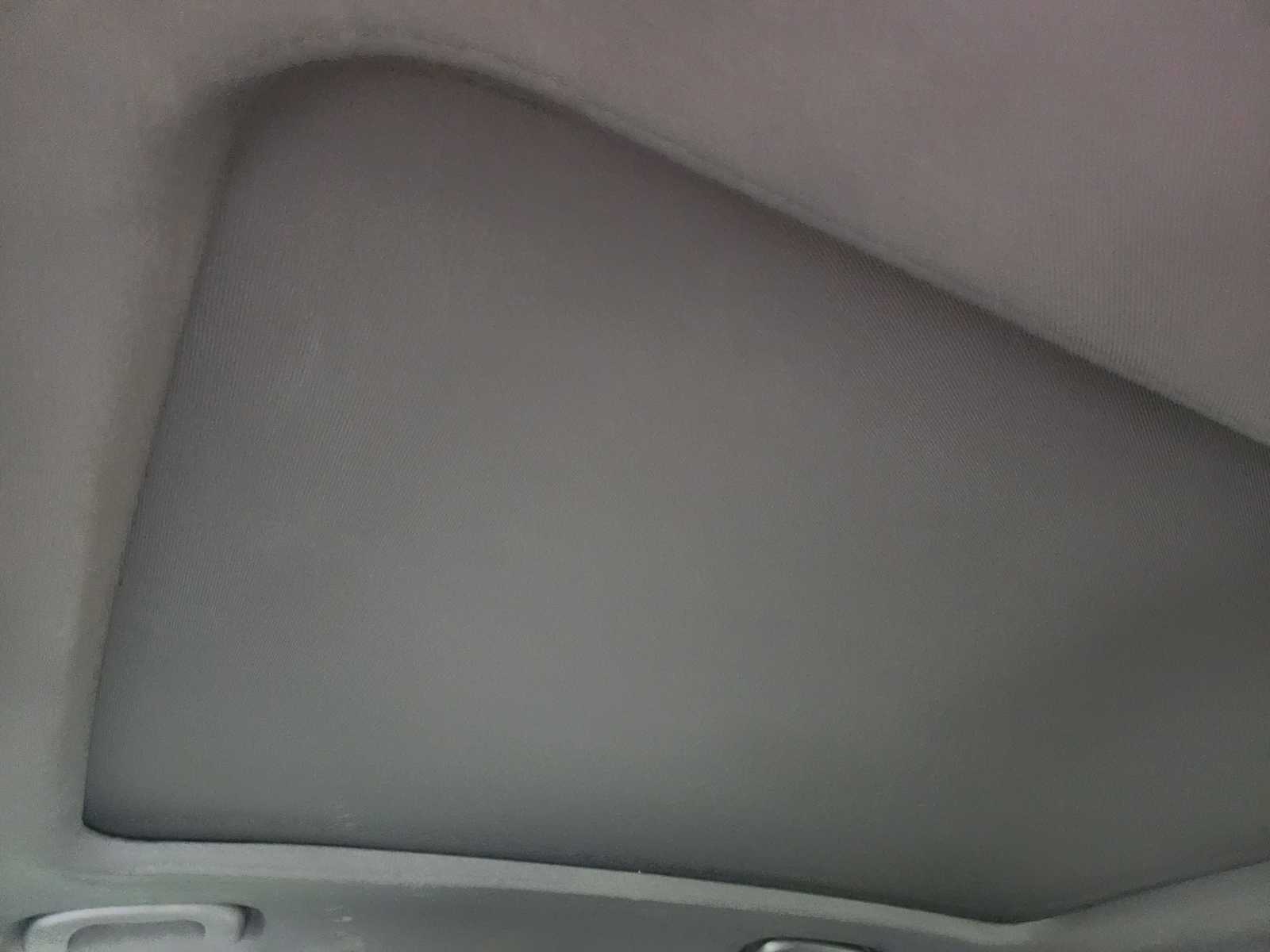 Vehicle image 17 of 22