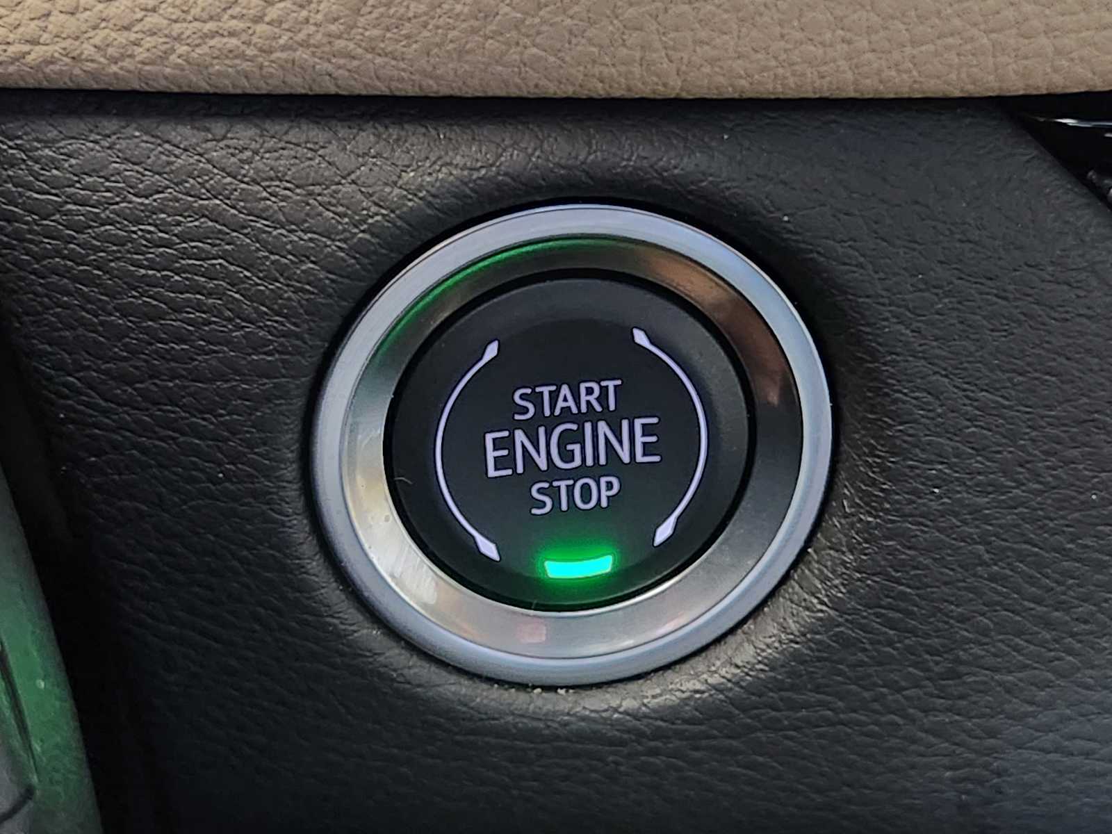 Vehicle image 20 of 22
