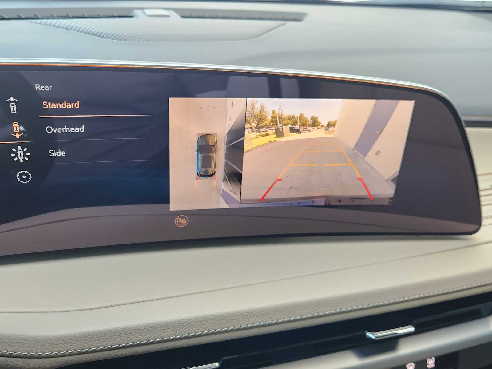 Vehicle image 13 of 23