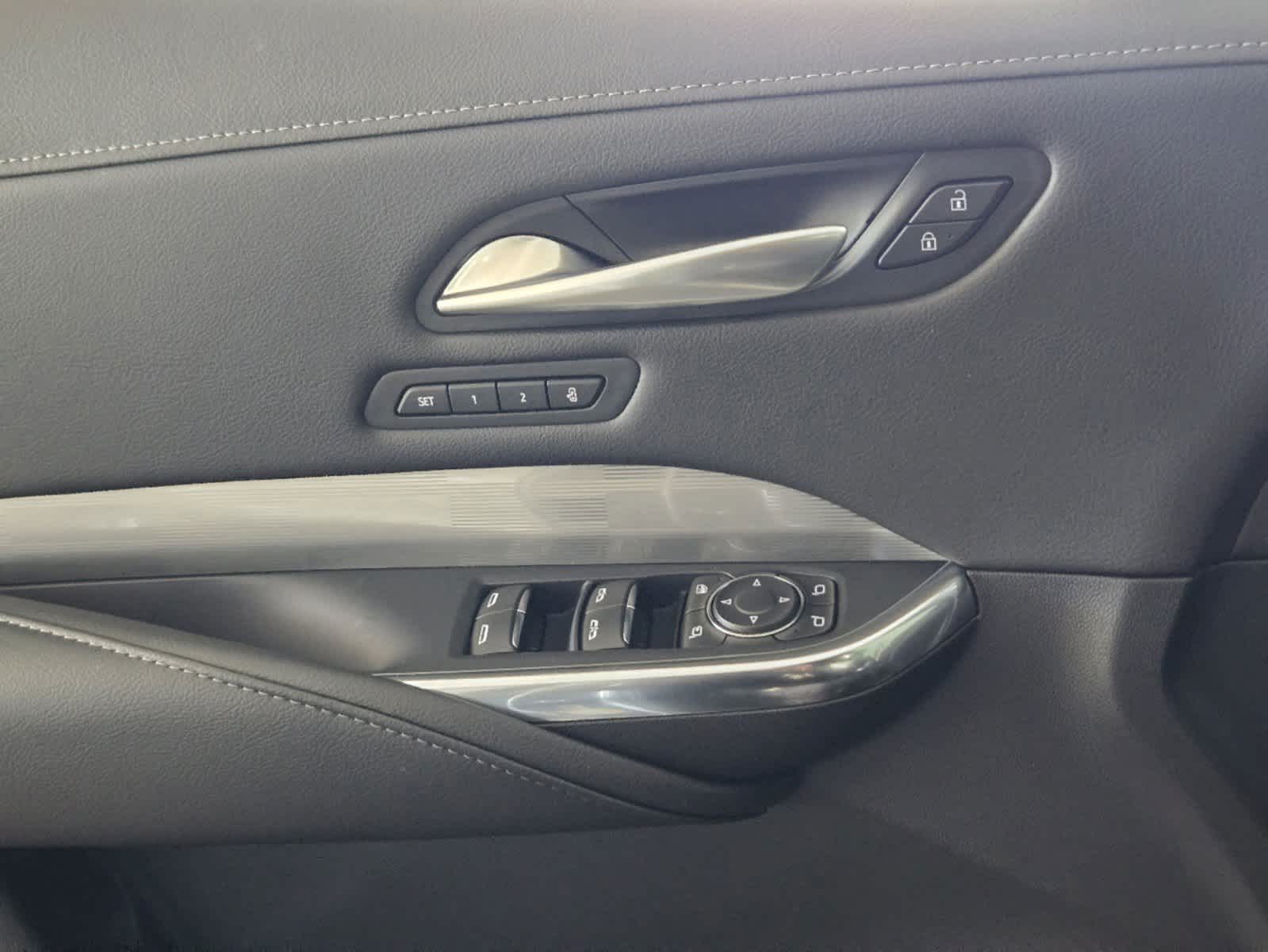 Vehicle image 16 of 20