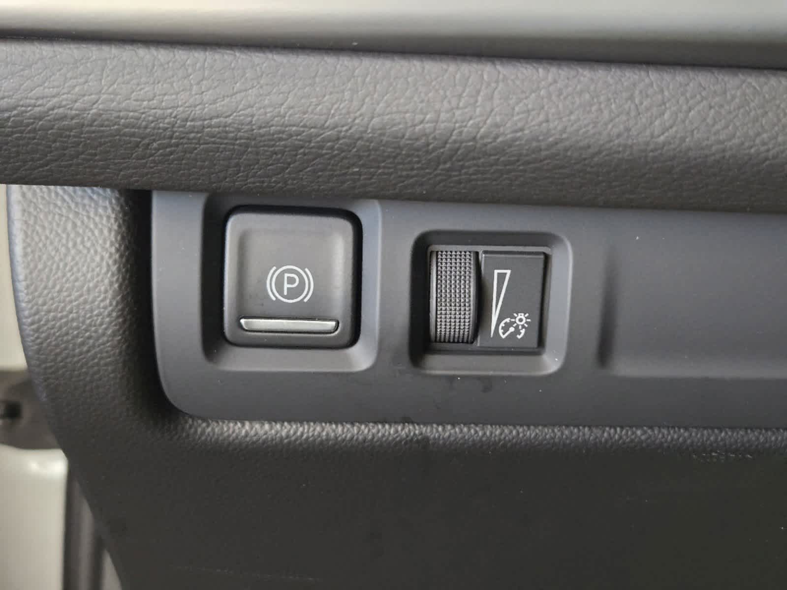 Vehicle image 15 of 20