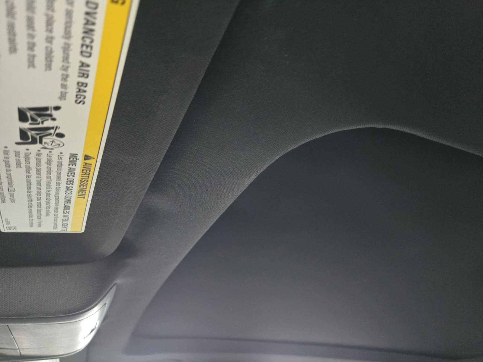 Vehicle image 18 of 21