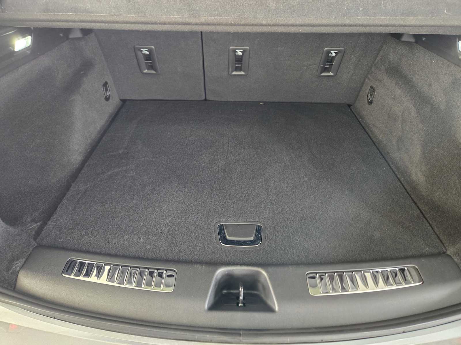 Vehicle image 9 of 21
