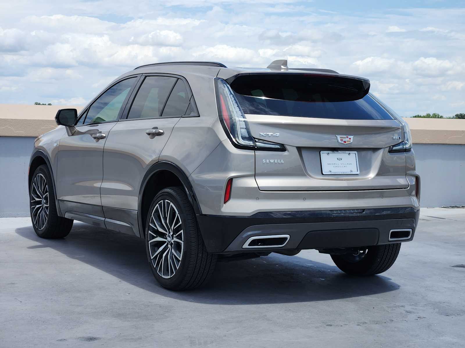 Vehicle image 4 of 24