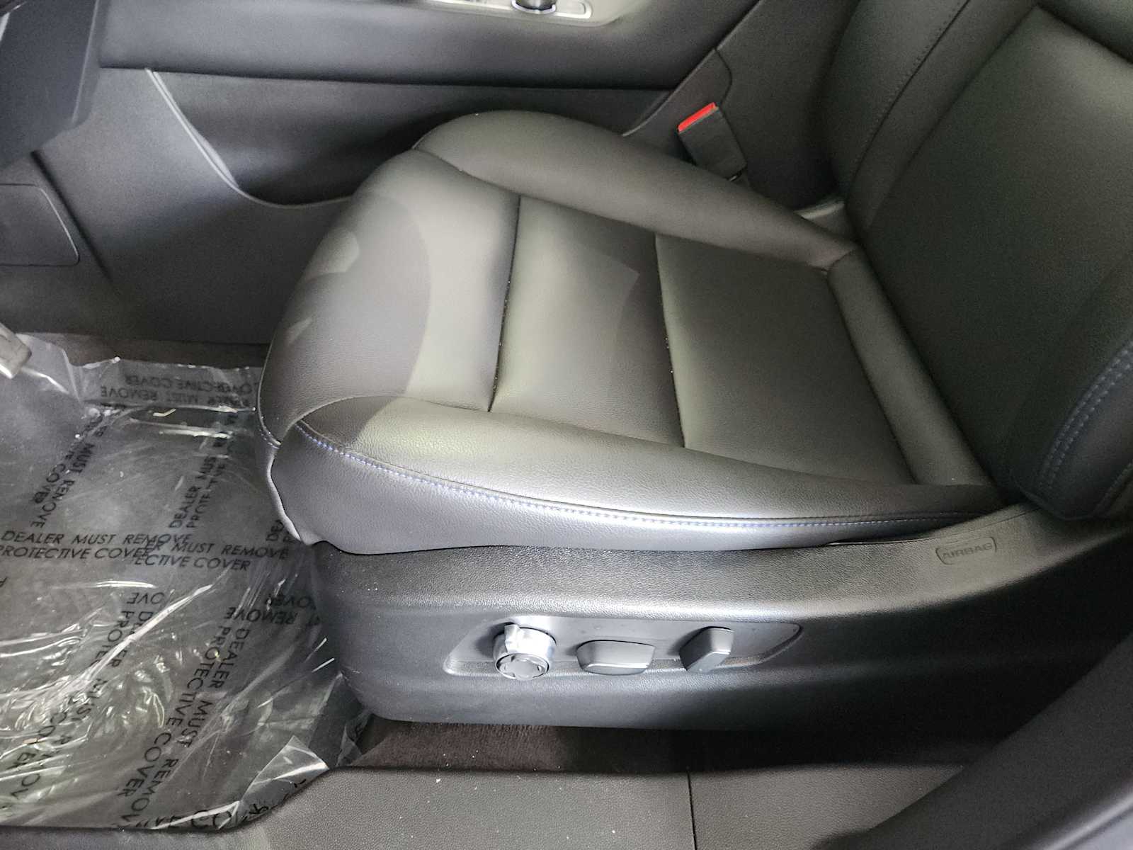 Vehicle image 22 of 24