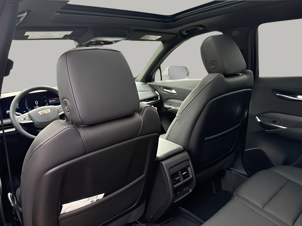 Vehicle image 31 of 38