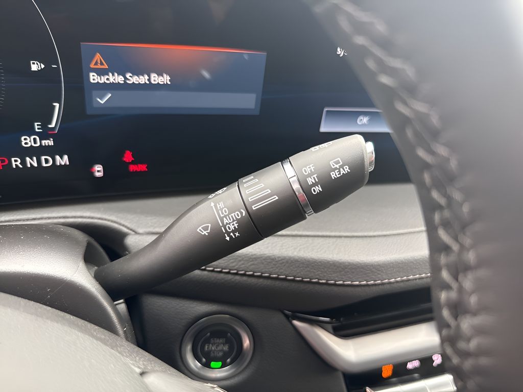 Vehicle image 21 of 38