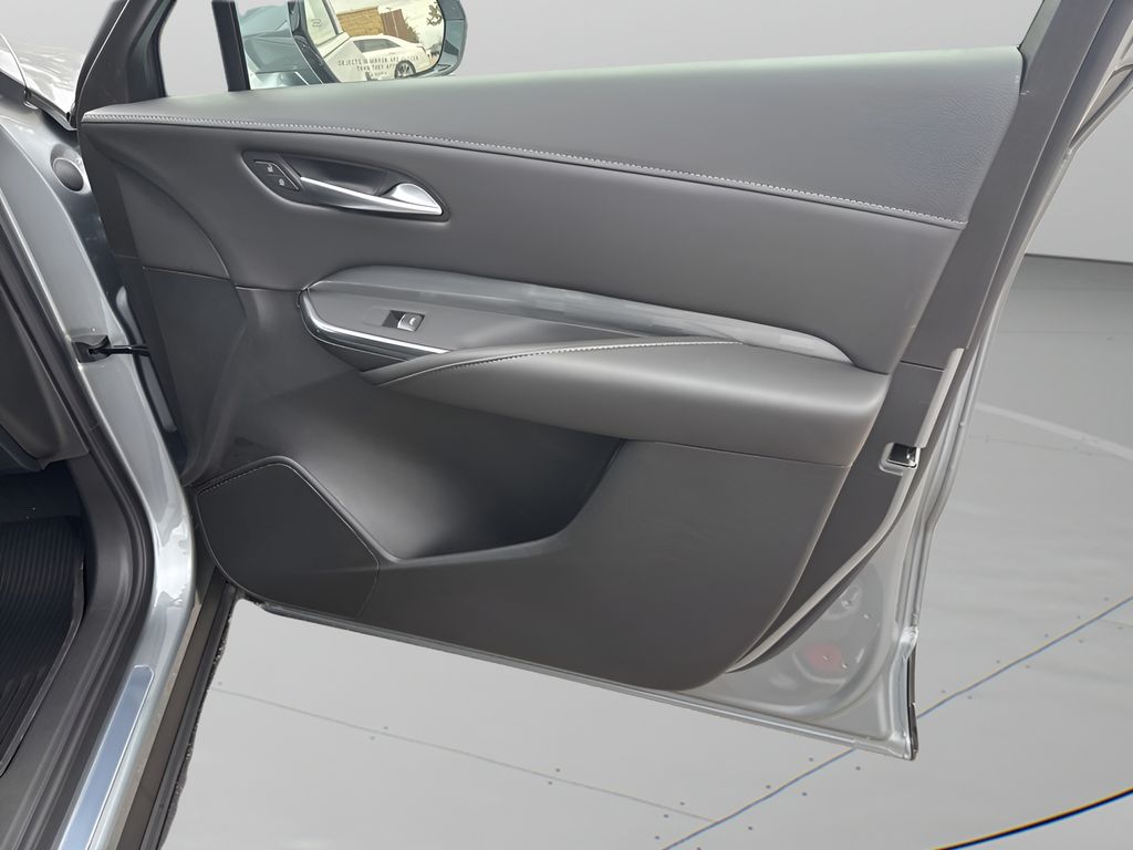 Vehicle image 11 of 38