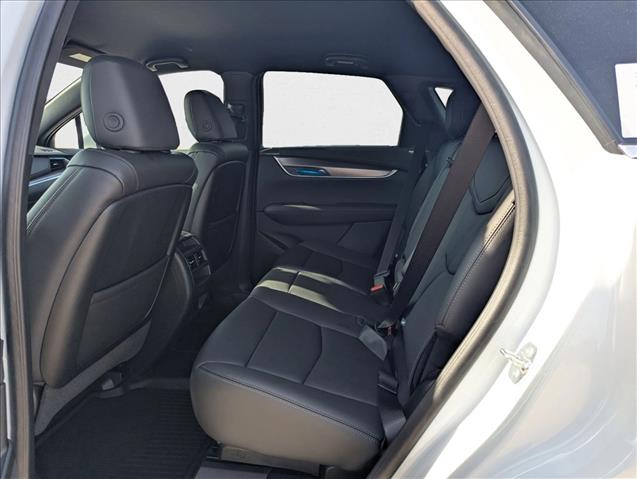 2025 Cadillac XT5 Luxury Image 8 of 17