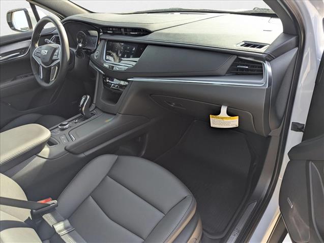 2025 Cadillac XT5 Luxury Image 16 of 17
