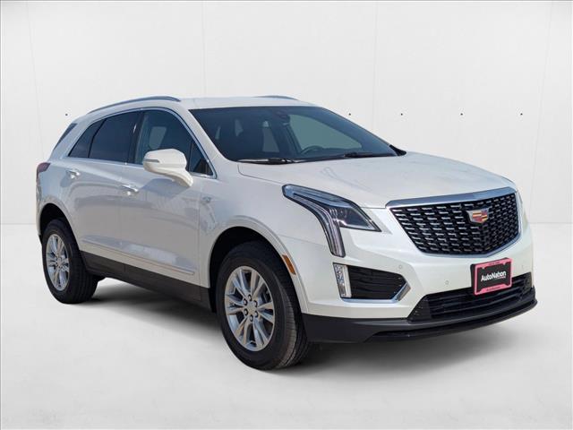 2025 Cadillac XT5 Luxury Image 2 of 17