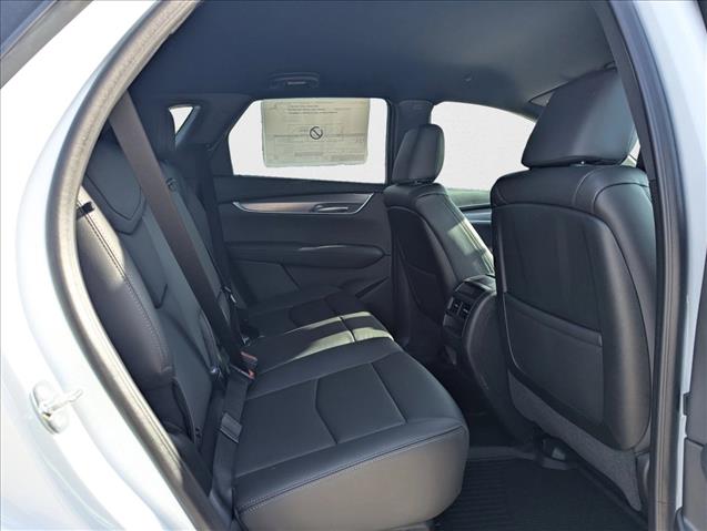 2025 Cadillac XT5 Luxury Image 7 of 17