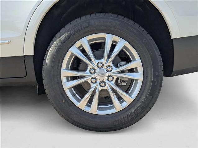 2025 Cadillac XT5 Luxury Image 5 of 17