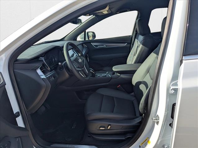 2025 Cadillac XT5 Luxury Image 10 of 17