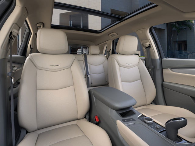 2025 Cadillac XT5 Premium Luxury Image 16 of 25