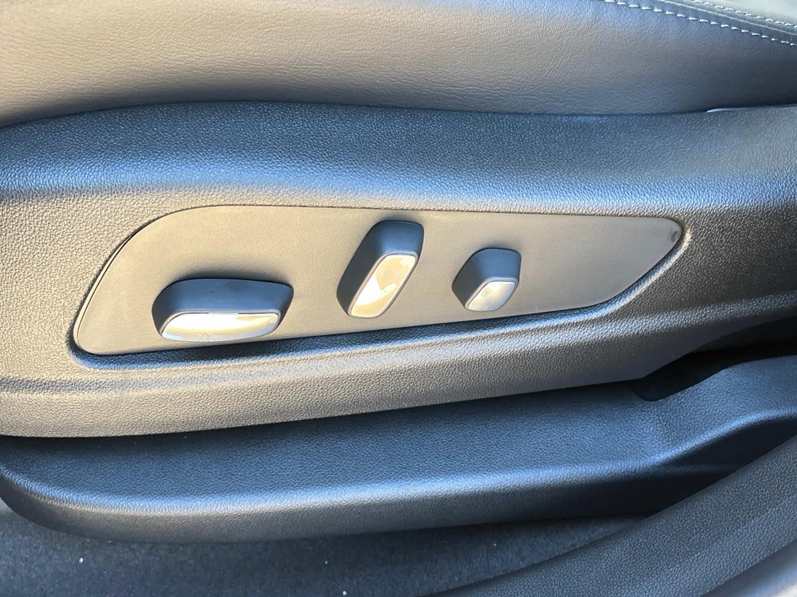Vehicle image 28 of 55