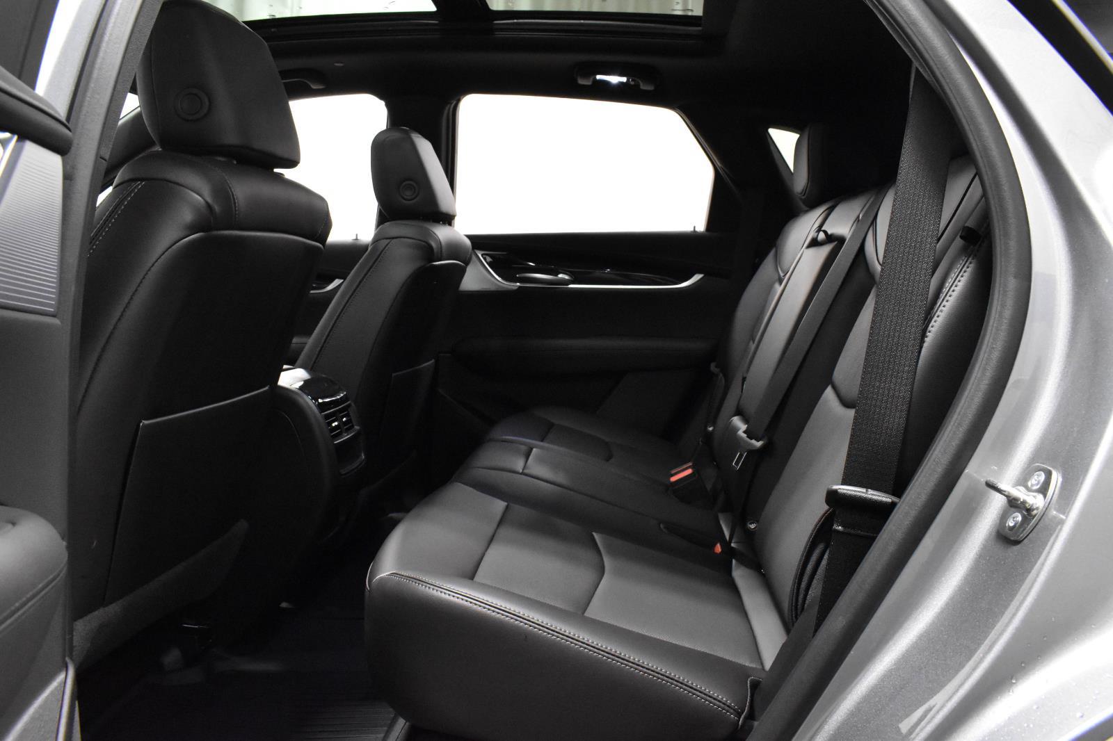 2025 Cadillac XT5 Premium Luxury Image 10 of 21