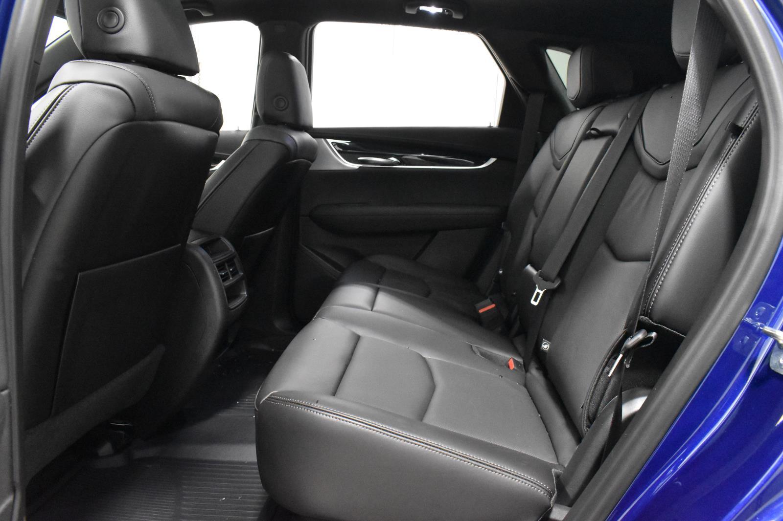 2025 Cadillac XT5 Premium Luxury Image 11 of 20