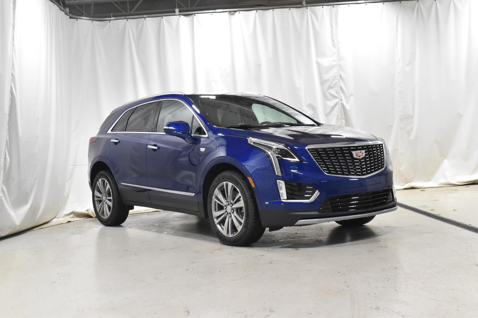 2025 Cadillac XT5 Premium Luxury Image 3 of 20