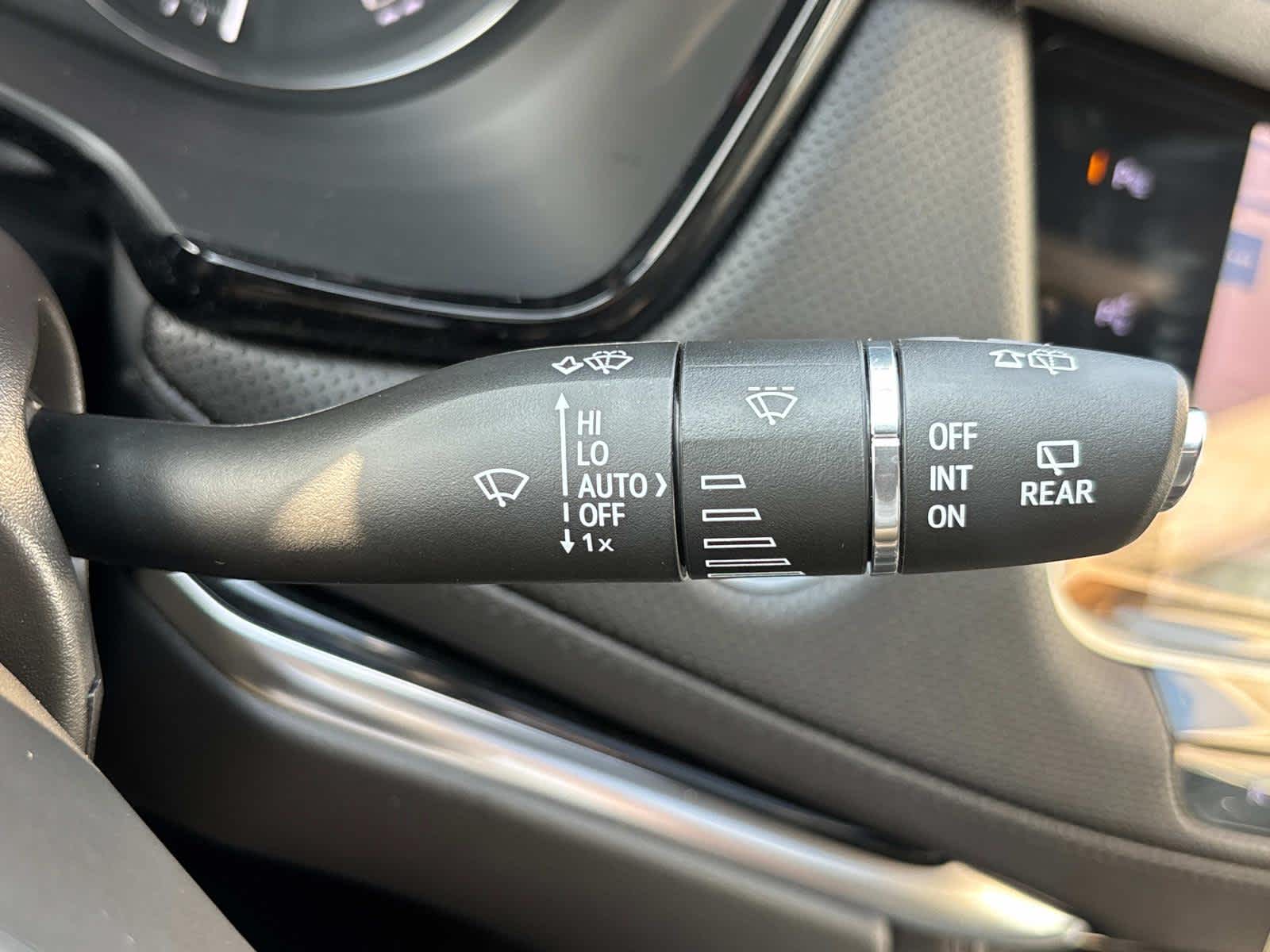 2025 Cadillac XT5 Premium Luxury Image 17 of 57