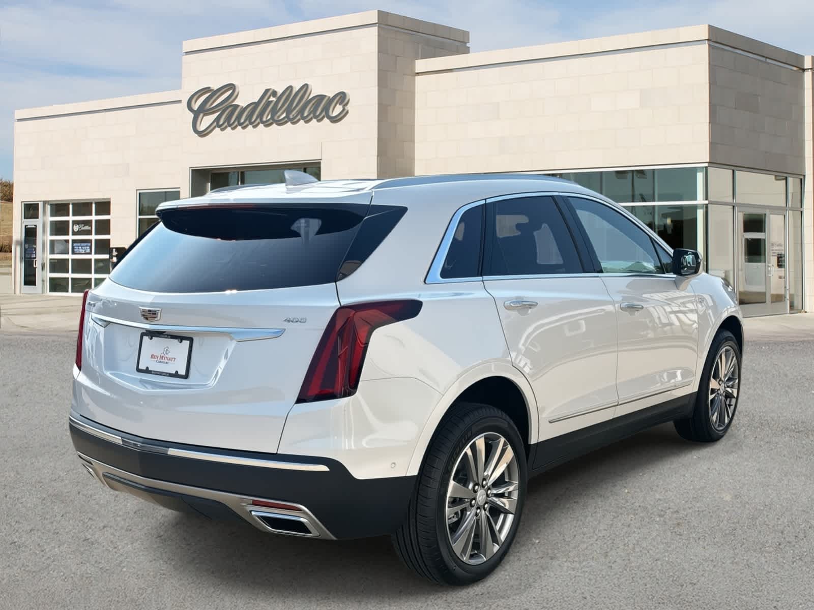 2025 Cadillac XT5 Premium Luxury Image 4 of 57