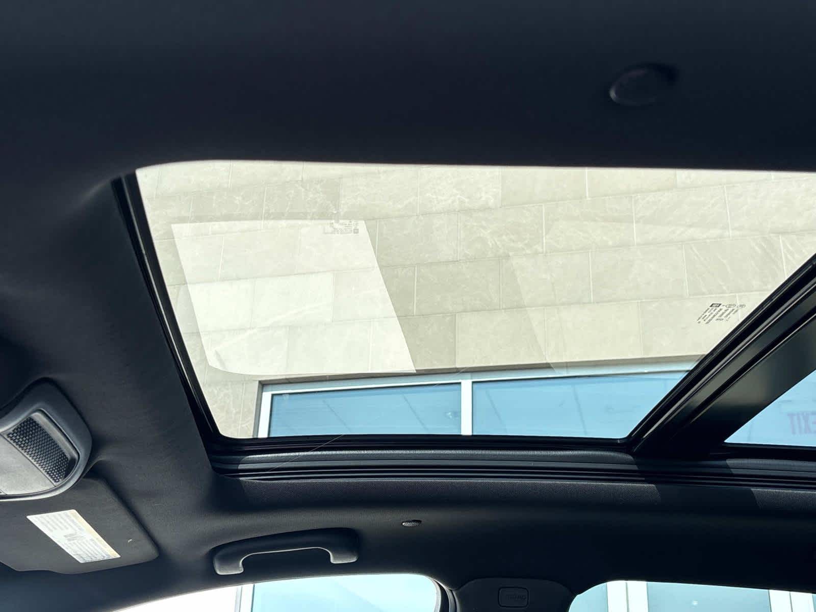 2025 Cadillac XT5 Premium Luxury Image 8 of 57