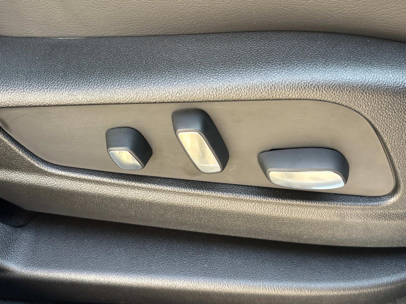 2025 Cadillac XT5 Premium Luxury Image 49 of 57